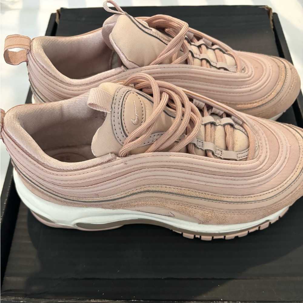 WMNS AIR MAX 97 SE 'PARTICLE BEIGE'